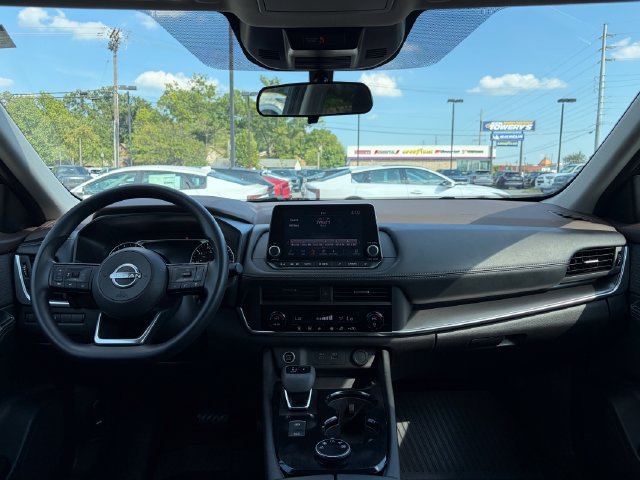 Used 2023 Nissan Rogue SV AWD/4WD image 26
