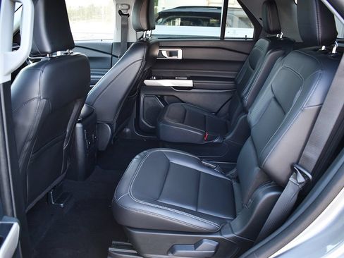 Certified 2024 Ford Explorer XLT w/ Equipment Group 202A AWD/4WD image 6