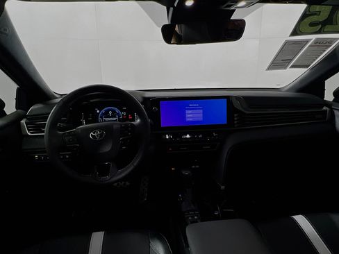 Used 2025 Toyota Camry SE w/ Multimedia Upgrade Package image 30