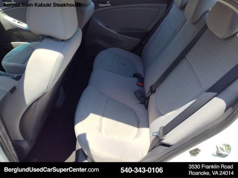 Used 2016 Hyundai Accent SE FWD image 13
