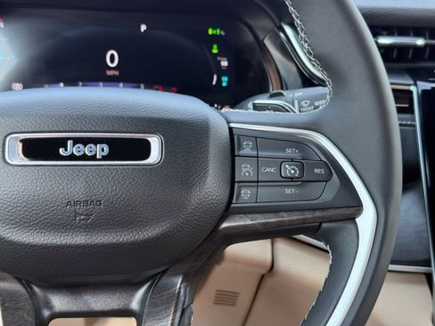 Used 2024 Jeep Grand Cherokee Limited 4xe AWD/4WD image 24