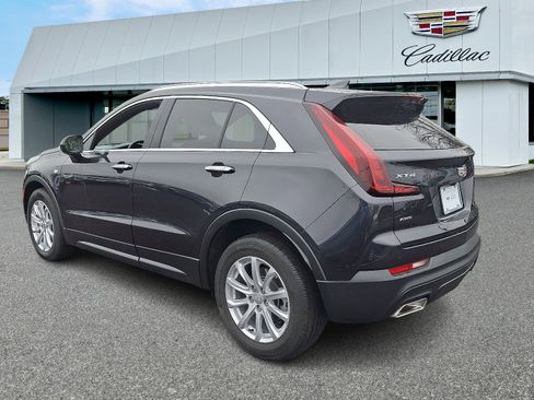 Certified 2023 Cadillac XT4 Luxury w/ Cold Weather Package image 3