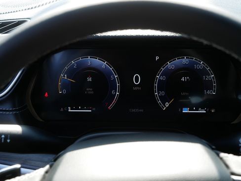 Used 2025 Jeep Grand Cherokee Limited w/ Luxury Tech Group II image 21