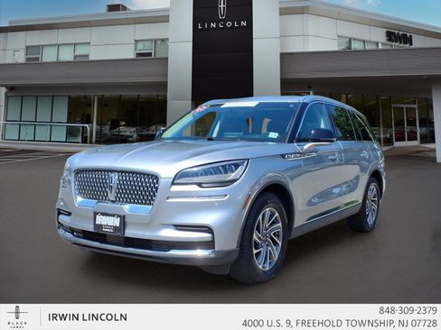 Certified 2023 Lincoln Aviator AWD w/ Class IV Trailer Tow Package image 4