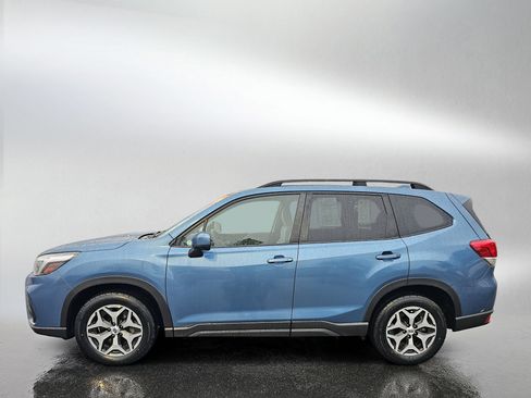 Used 2021 Subaru Forester Premium image 2