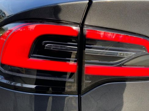 Used 2020 Tesla Model X Long Range image 27