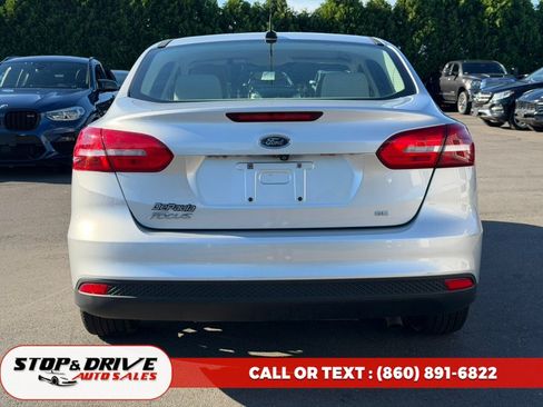 Used 2015 Ford Focus SE FWD image 6