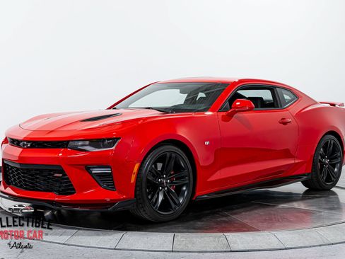 Used 2016 Chevrolet Camaro SS RWD image 9