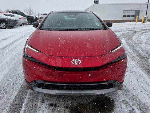 Used 2024 Toyota Prius XLE image 2