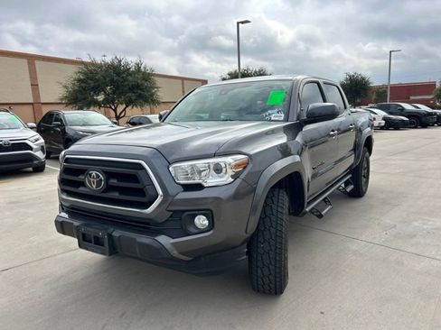 Used 2021 Toyota Tacoma SR5 RWD image 8