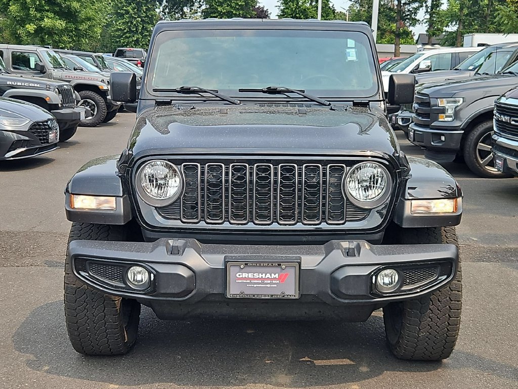 Certified 2024 Jeep Gladiator Sport AWD/4WD image 2