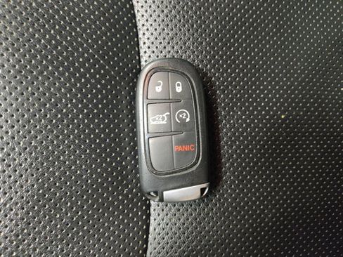 Used 2019 Jeep Cherokee High Altitude AWD/4WD image 32