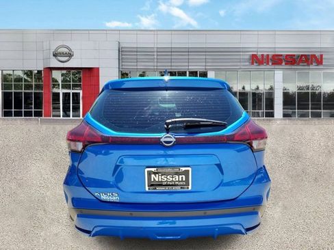 Certified 2022 Nissan Kicks S image 6