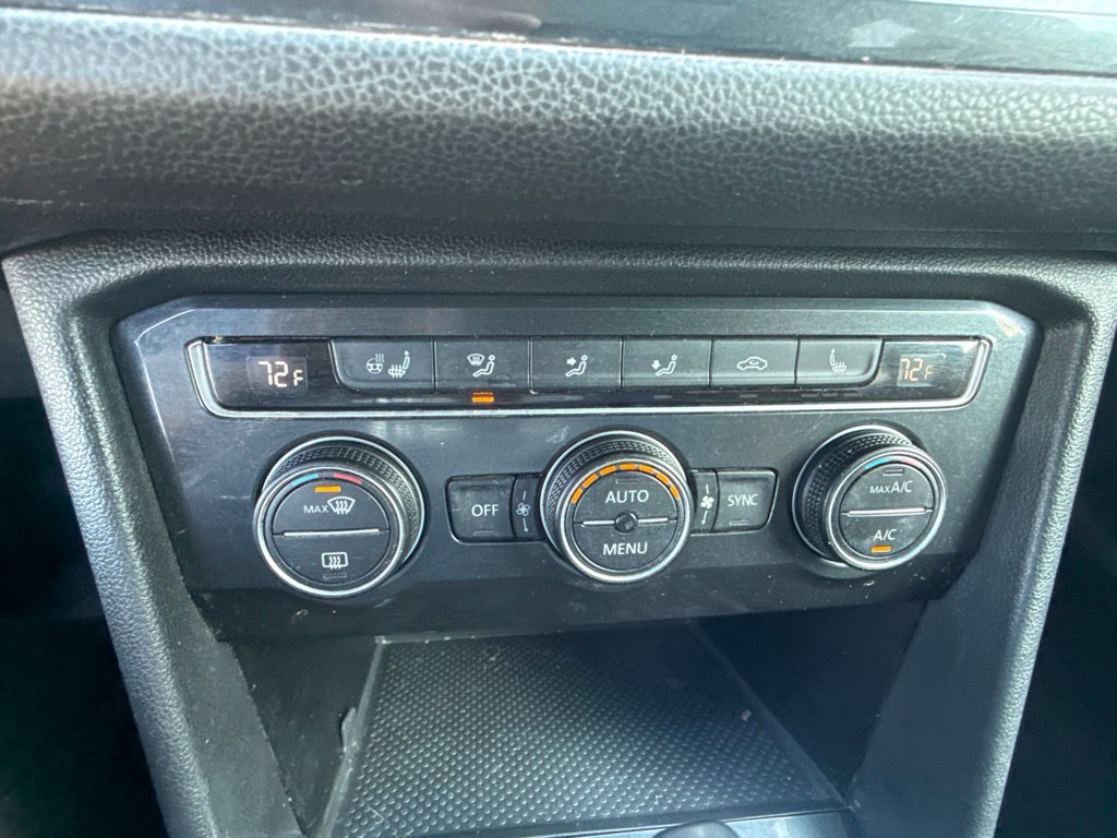 Used 2018 Volkswagen Tiguan SEL Premium w/ R-Line Package FWD image 18
