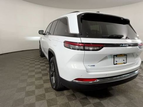 Used 2023 Jeep Grand Cherokee 4WD 4xe image 8