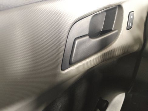 Used 2017 Chevrolet Sonic LT image 27