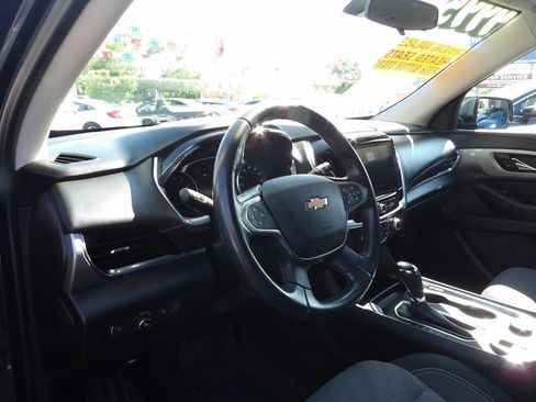 Used 2019 Chevrolet Traverse LT FWD image 6
