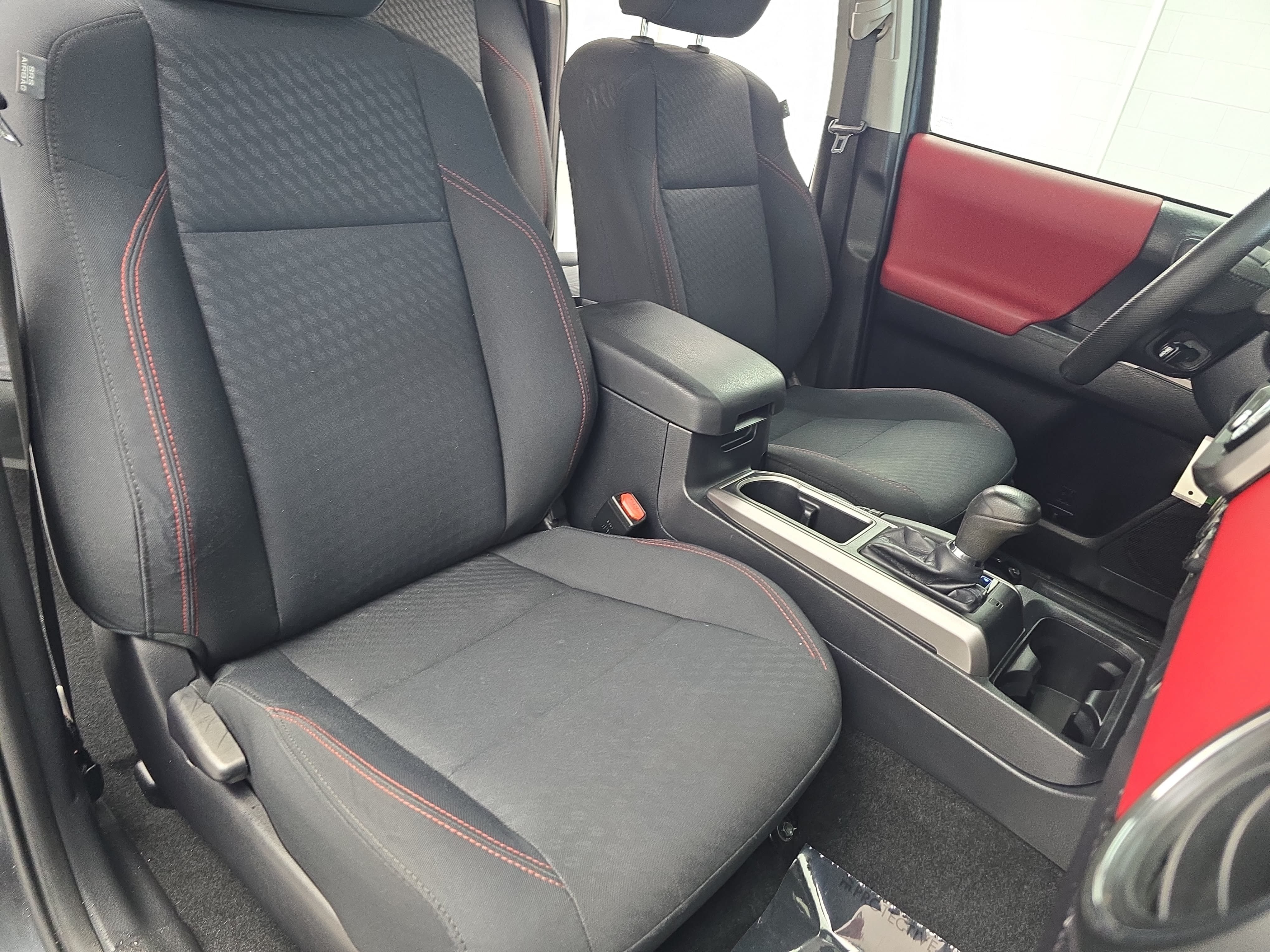 Used 2020 Toyota Tacoma SR5 RWD image 10