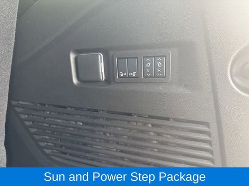 Used 2026 GMC Yukon Denali w/ Sun & Power Step Package AWD/4WD image 10
