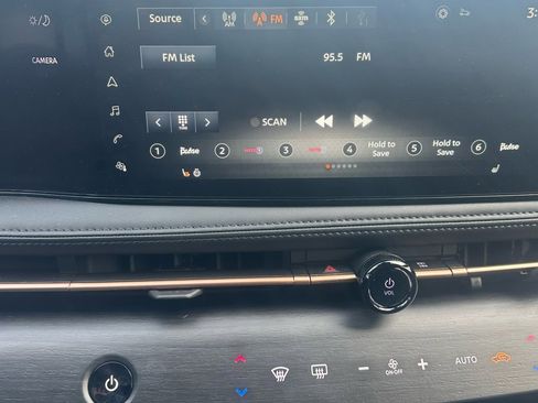 Certified 2024 Nissan Ariya FWD image 5