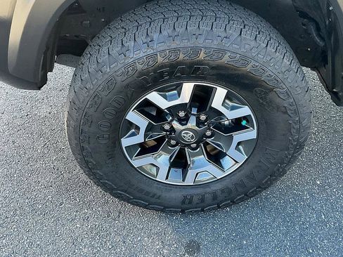 Used 2023 Toyota Tacoma TRD Off-Road image 7