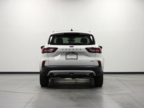 Used 2025 Ford Escape SE FWD image 5