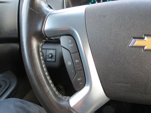 Used 2014 Chevrolet Traverse LT image 11