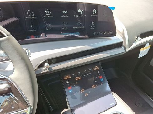 New 2026 Cadillac Vistiq Luxury w/ LPO, Floor Liner Package image 8