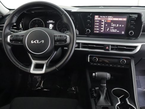 Used 2022 Kia K5 LXS AWD/4WD image 2