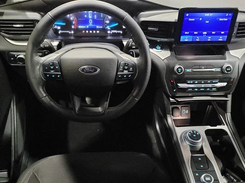 Used 2020 Ford Explorer XLT w/ Comfort Package AWD/4WD image 22
