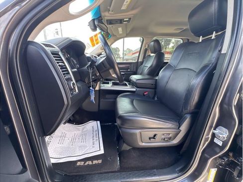 Used 2014 RAM 1500 Laramie w/ Convenience Group AWD/4WD image 15