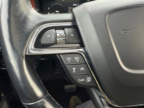 Used 2023 Lincoln Nautilus Reserve w/ Equipment Group 201A image 18