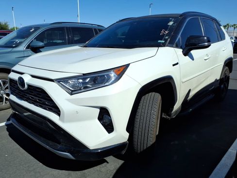 Used 2021 Toyota RAV4 XSE AWD/4WD image 2