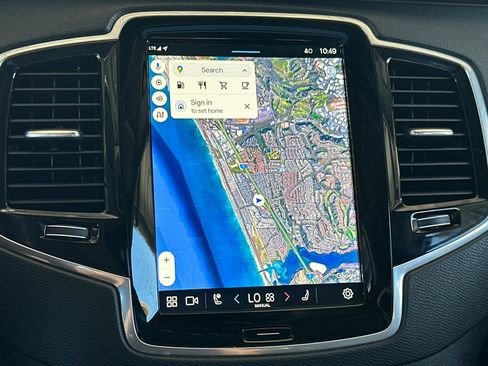 Certified 2025 Volvo XC90 B6 Plus image 23