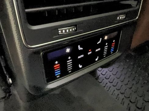 Used 2019 Audi Q8 Premium Plus image 18