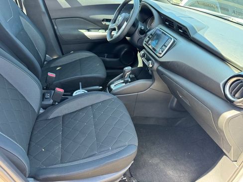 Used 2018 Nissan Kicks SV FWD image 17