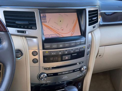 Used 2013 Lexus LX 570 4WD image 6