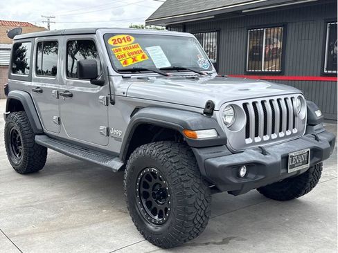 Used 2018 Jeep Wrangler Unlimited Sport S AWD/4WD image 1
