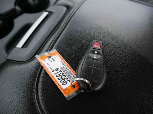 Certified 2021 RAM 1500 Classic SLT image 25