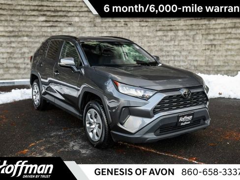 Used 2019 Toyota RAV4 LE image 1