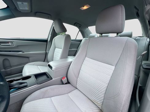 Used 2015 Toyota Camry LE FWD image 20
