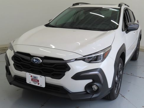 Used 2025 Subaru Crosstrek 2.5i Limited w/ Crosstrek Mirror Package AWD/4WD image 8