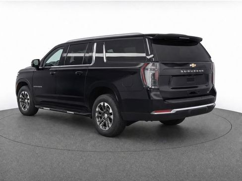 Used 2025 Chevrolet Suburban LT w/ Comfort Package RWD image 5