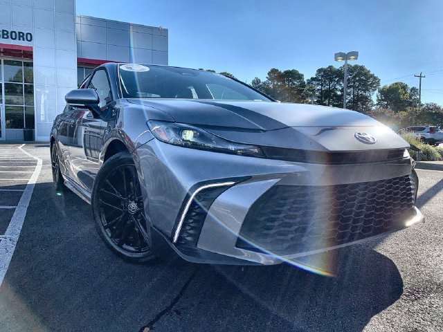 Used 2026 Toyota Camry SE FWD image 2