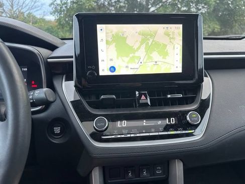 Used 2024 Toyota Corolla Cross XLE w/ Convenience Package AWD/4WD image 15
