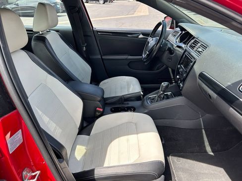 Used 2015 Volkswagen Jetta Sport FWD image 33