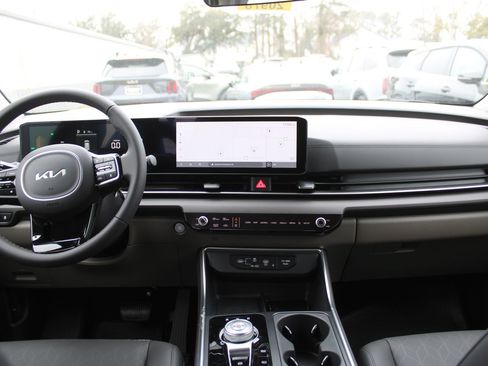 New 2026 Kia Carnival EX FWD image 29