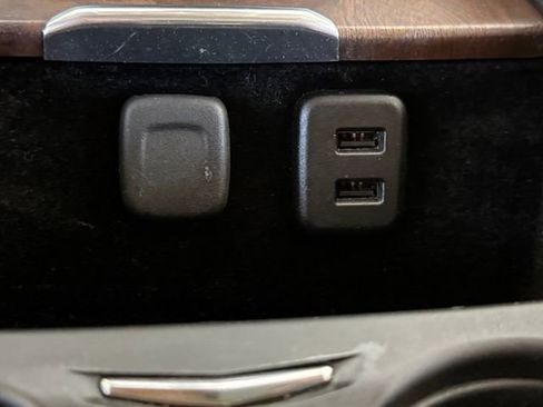 Used 2017 Cadillac Escalade ESV Premium Luxury image 6