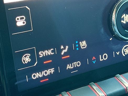 Used 2025 GMC Yukon AT4 w/ AT4 Premium Plus Package image 21