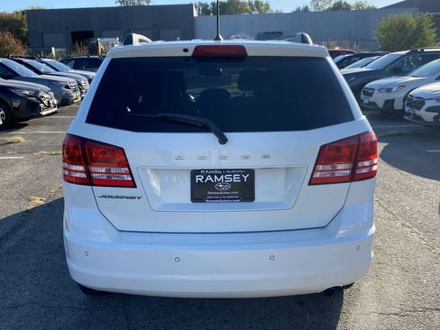 Used 2020 Dodge Journey SE image 5